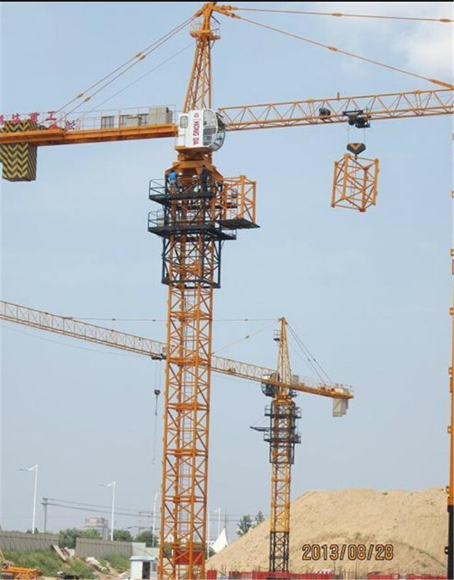 QTZ200 (7020) Tower Crane